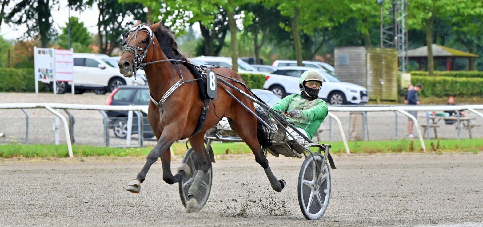 Victoria L L ved en sejr i Odense med René Kjær.