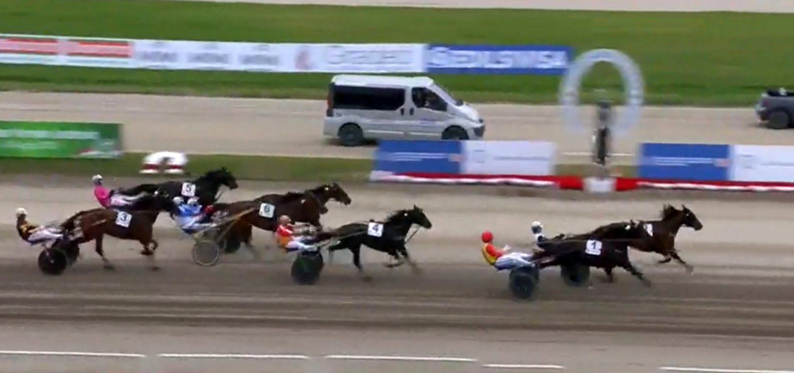 Always Ek var først på stregen i tredje afdeling i Lotteriløbet og gik sikkert videre til finalen.