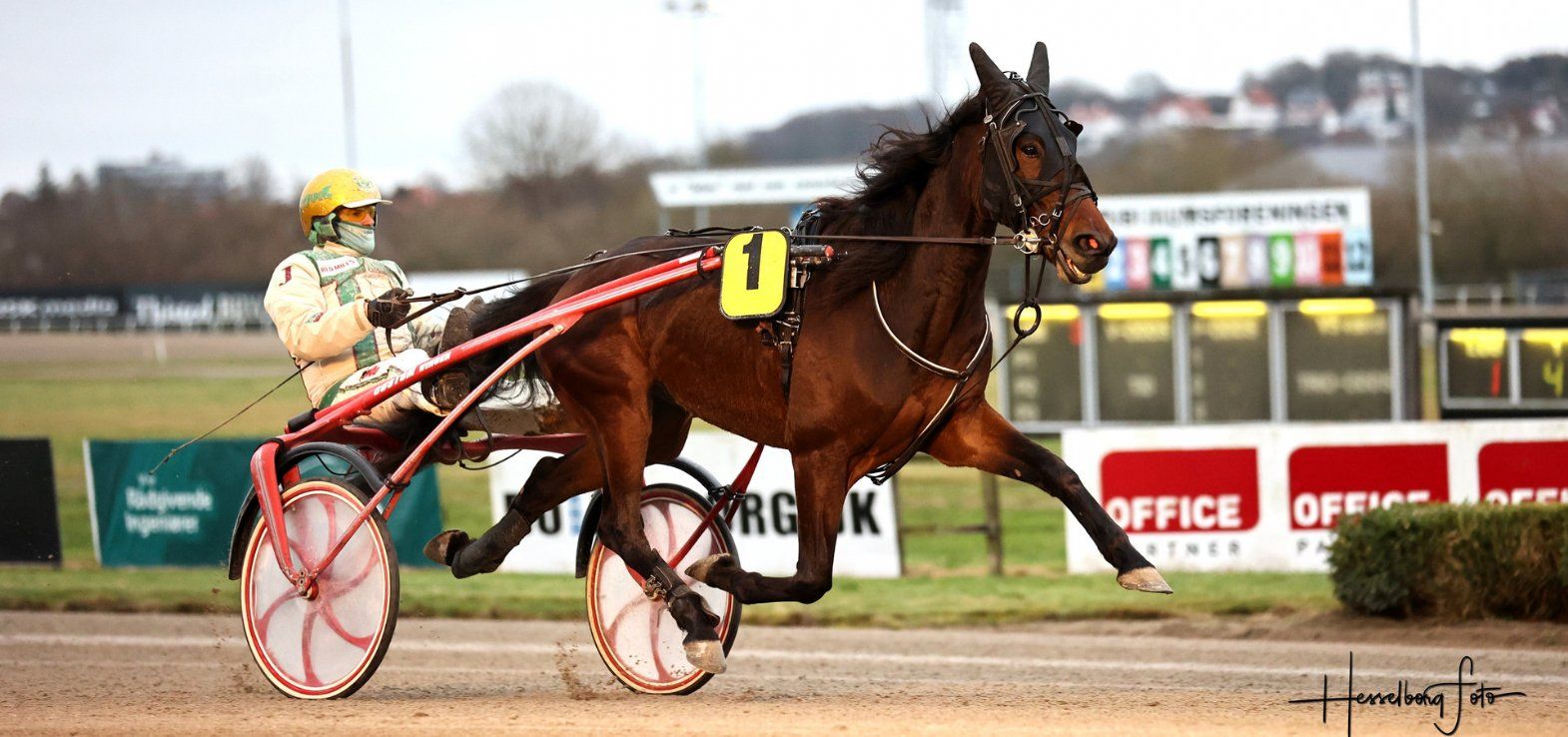 Just A Star ved en tidligere sejr i Aalborg.