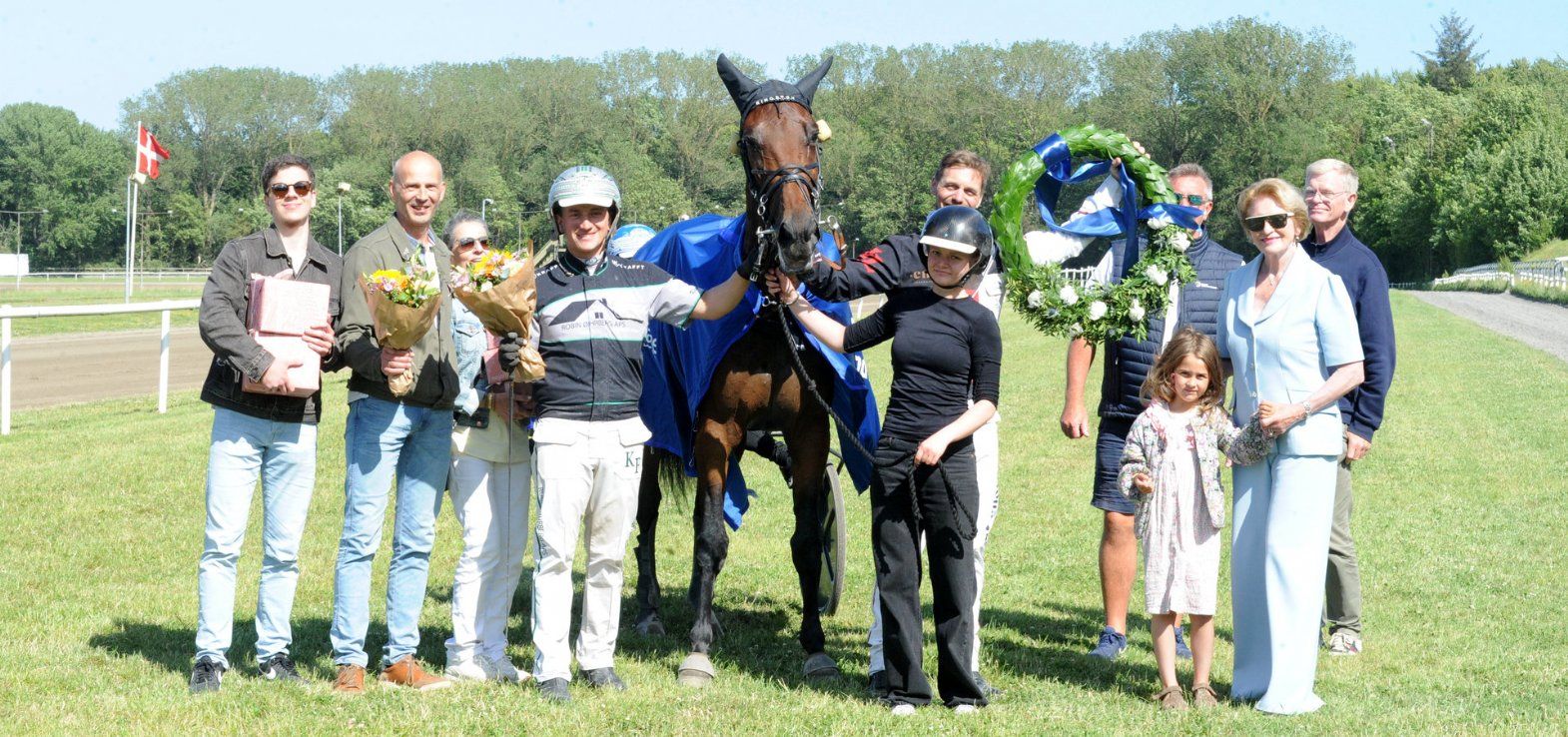 Aarhus-træner er her lidt i baggrunden efter sejren til Kingston i Jydsk 4-årings Grand Prix med Kasper Foget i sulkyen.