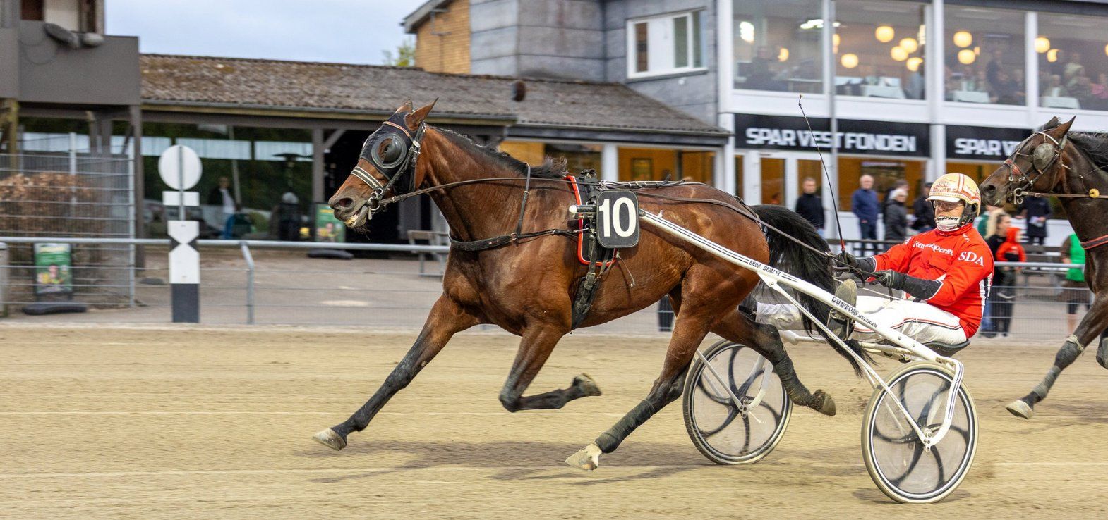 Farinelli Hastrup ved en sejr i Skive med Søren Demant Andersen.