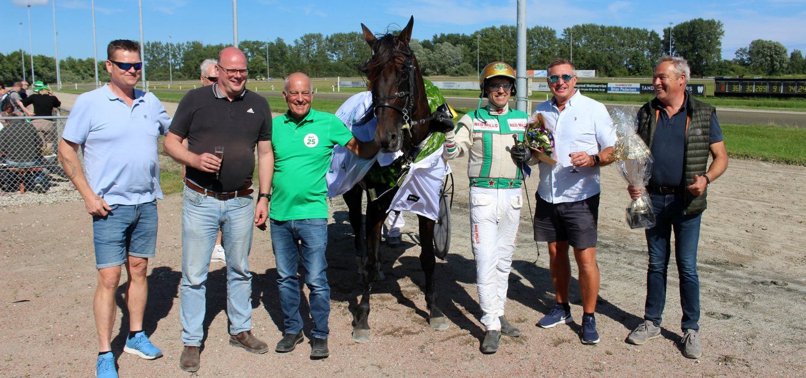 Sidste års vinder Larsson med Jeppe Juel.
