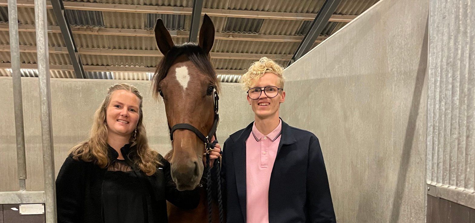 Ruben Kristensen og Nikoline Nikolajsen købte en af auktionens dyreste hest - 65 Niche - i ejerpseudonymet Stald Elisabeth ApS
