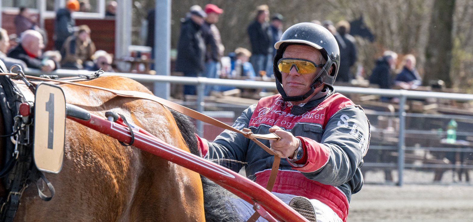 Stefan Lind-Holm har lagt afstand til Odense-amatøren Mette Carlsen.