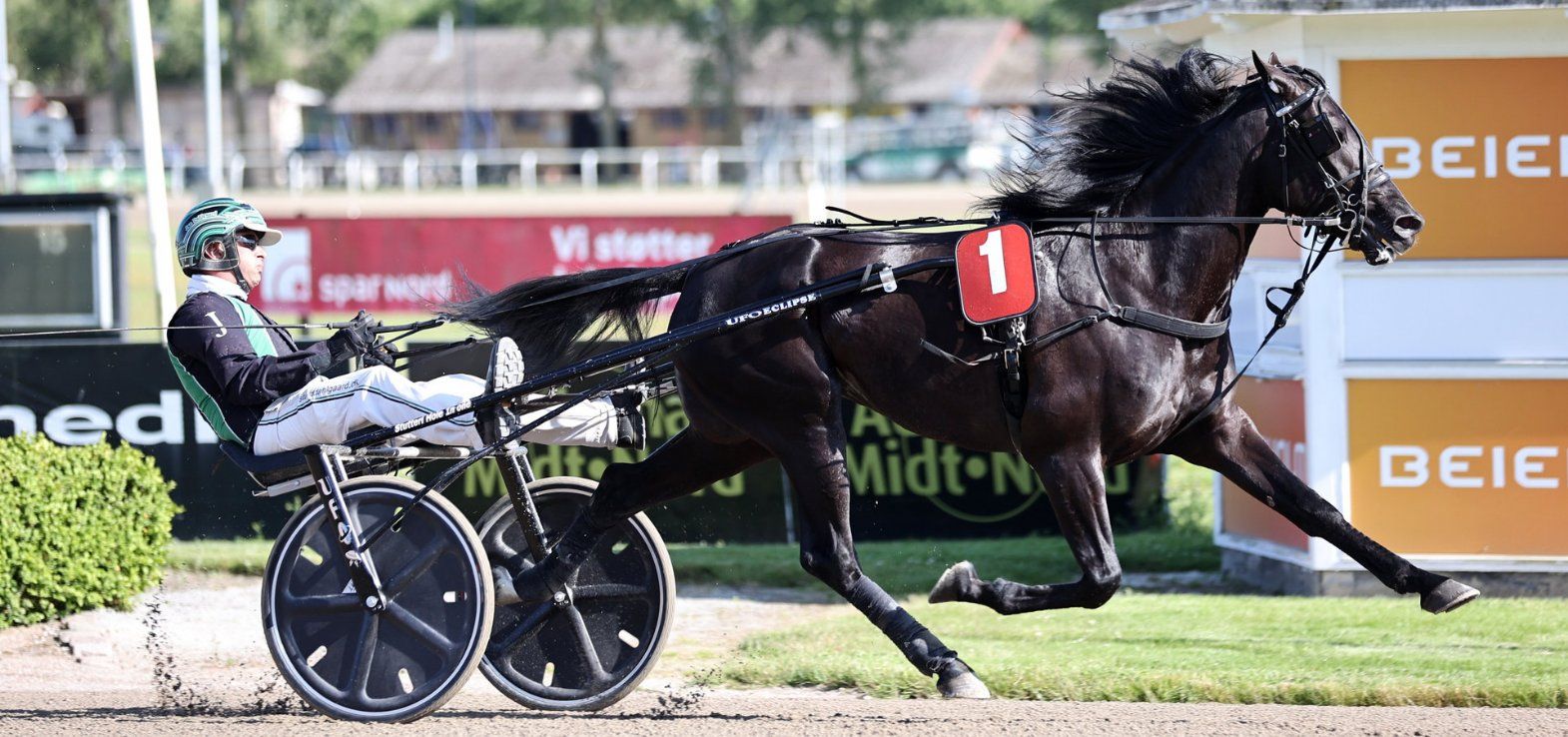 Lonesomerider ved en sejr i Aalborg med Jan Dahlgaard i sulkyen.