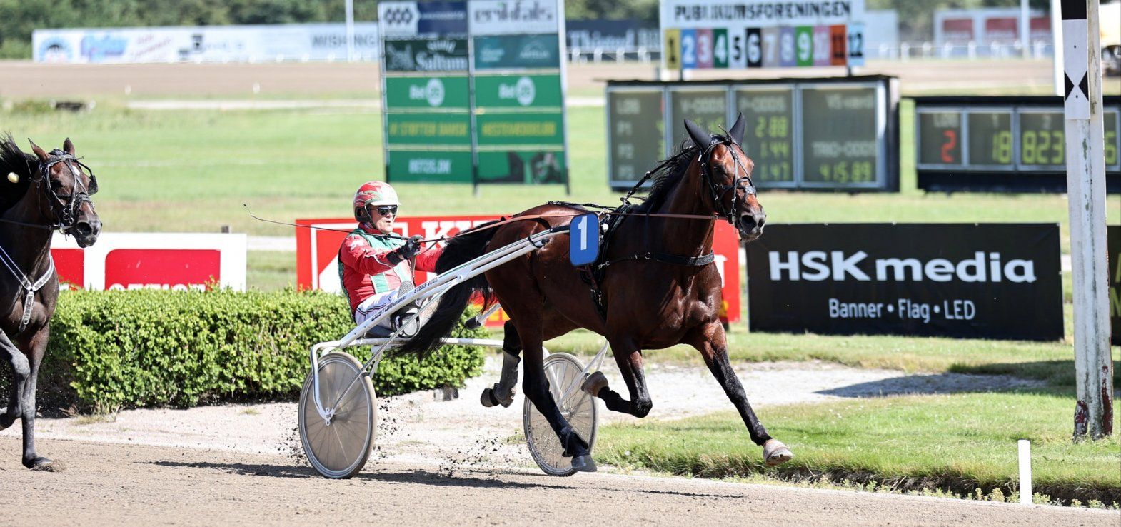 Keep The Money ved en tidligere sejr i Aalborg med Steen Juul i sulkyen.