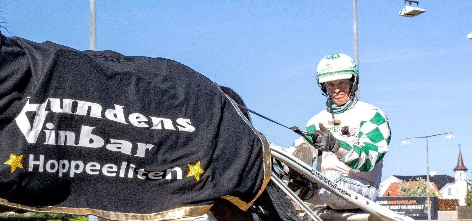Glorius Rain efter en sejr på Lunden med Flemming Jensen.