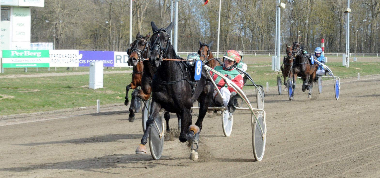 Lanson ved en tidligere sejr med Lunden-træner Steen Juul.
