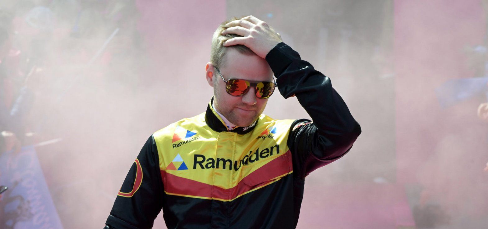 Mats E. Djuse ved præsentationen af Elitlopps-kuskene 2025.