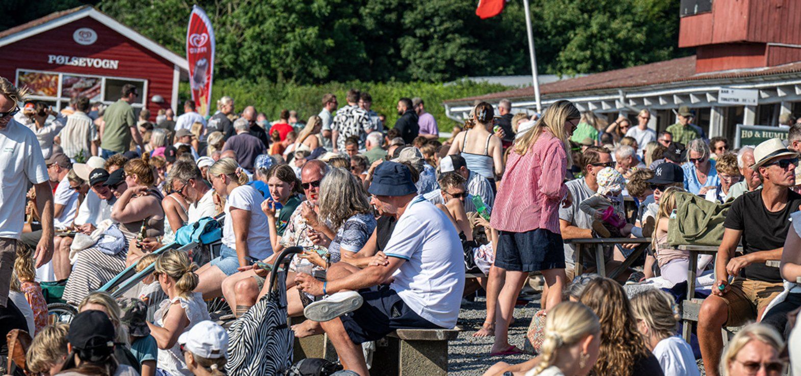 Der var sort af publikum på Bornholms seneste løbsdag tirsdag 14. juli.