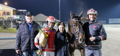 Tour Eiffel ved en tidligere sejr i Skive med Michelle Mønster. Fredag får sejrsmaskinen Laura Gregersen i sadlen.
