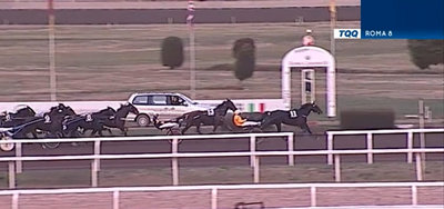 Seven Nation Army vinder i Rom med sin træner Alessandro Gocciadoro i sulkyen.