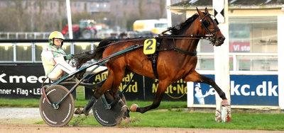 Jeppe Juel og Hilton ved en tidligere sejr i Aalborg.