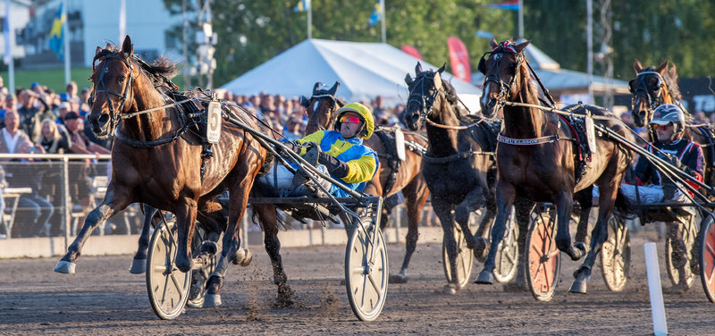 Far Wise As med Carl Johan Jepson vandt SprinterMästeren foran Free Time Jepson med Alessandro Gocciadoro.