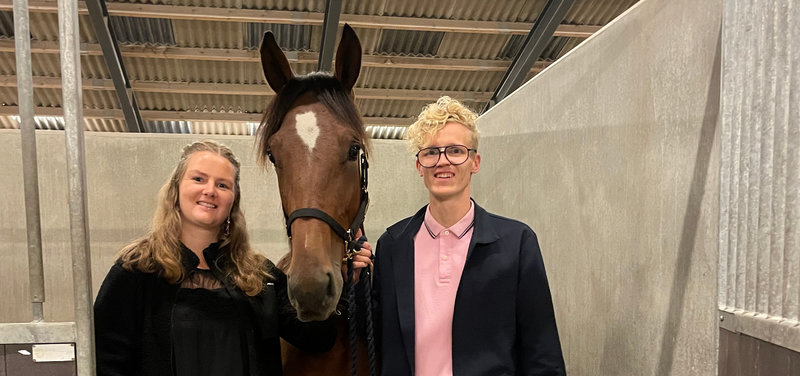 Ruben Kristensen og Nikoline Nikolajsen købte en af auktionens dyreste hest - 65 Niche - i ejerpseudonymet Stald Elisabeth ApS