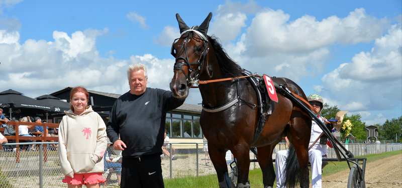 Manhattan Trot ved en tidligere sejr på Nykøbing Falster Travbane.