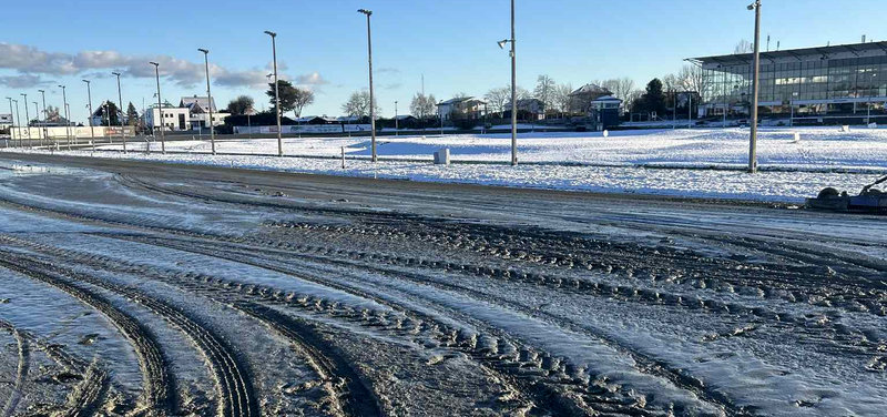 Fredagens løb på Charlottenlund Travbane udsat en halv time