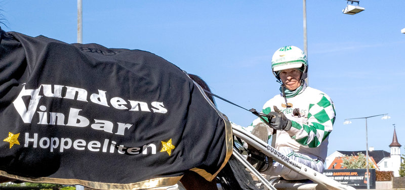 STARTLISTER - Charlottenlund Travbane fredagsløb med mange heste