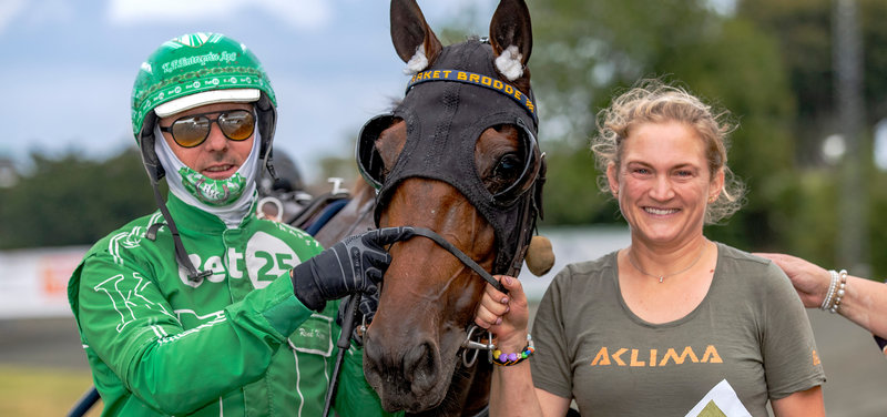 Ny Custom forhandler i Danmark - Tina von Hirsch Kukkonen