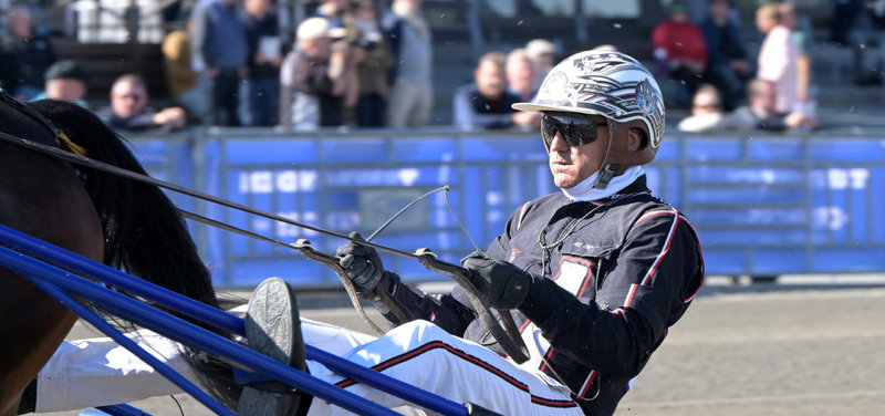 SVERIGE - Ulf Ohlsson haler kraftigt ind på Magnus A. Djuse - Jepson stadig på ferie