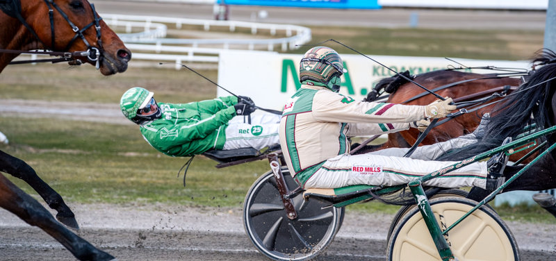 FOTOKONKURRENCE - Vær med til at hjælpe et travfoto til sejr