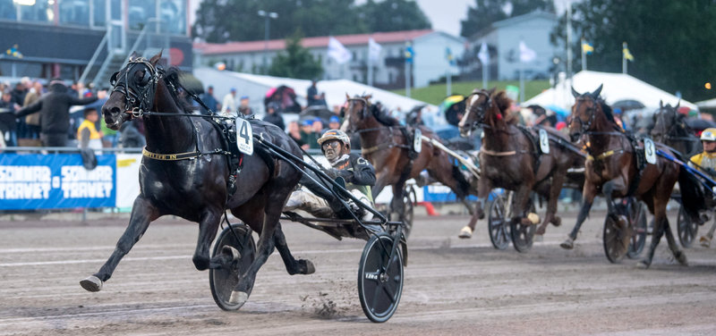 HALMSTAD - Legende let sejr til Nightlife In med Carl Johan Jepson