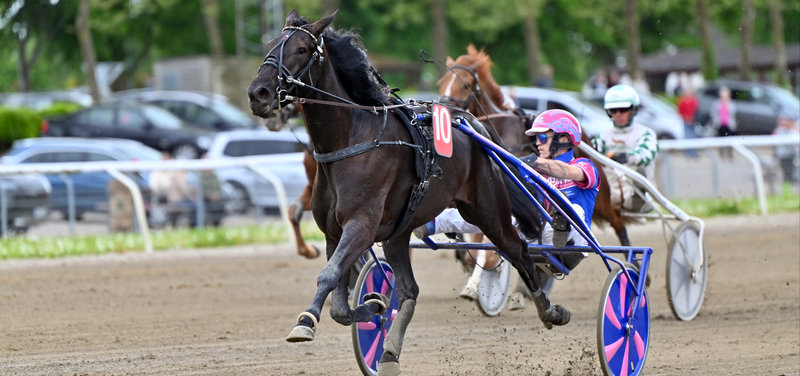 BJERKE LØRDAG - Jeppe Juel til Norge med Leonora By Hans & Kollund Møbler